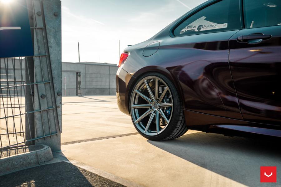 Детали экстерьера BMW M2 Coupe on Vossen Wheels (VFS-10) 2018 года  (фото 2 из 44)